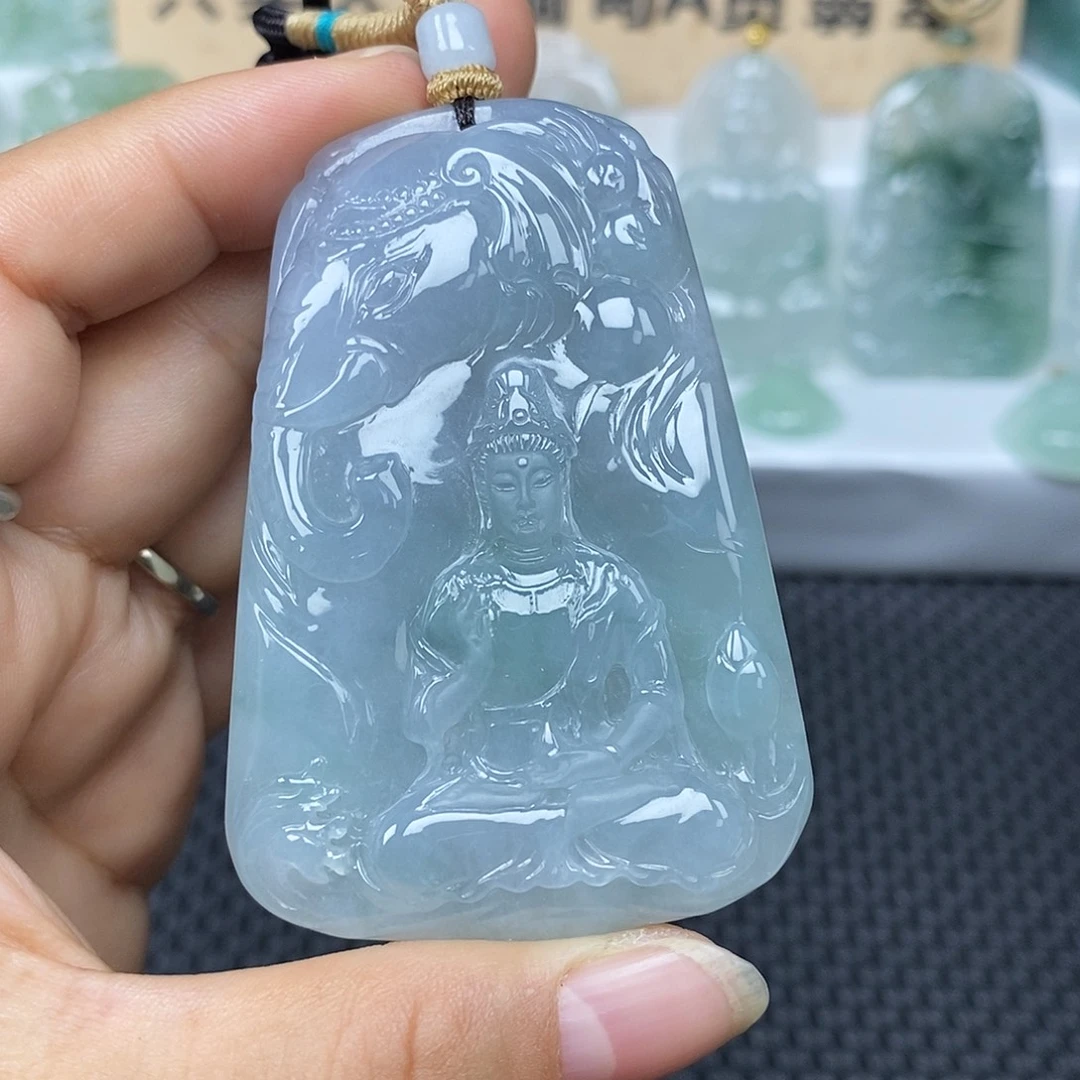 陆***新翡翠未镶嵌颈饰翡翠