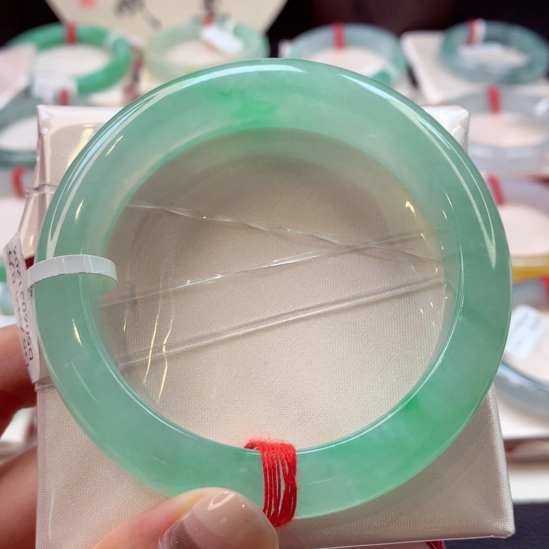 翡翠手镯未镶嵌112号正圈77