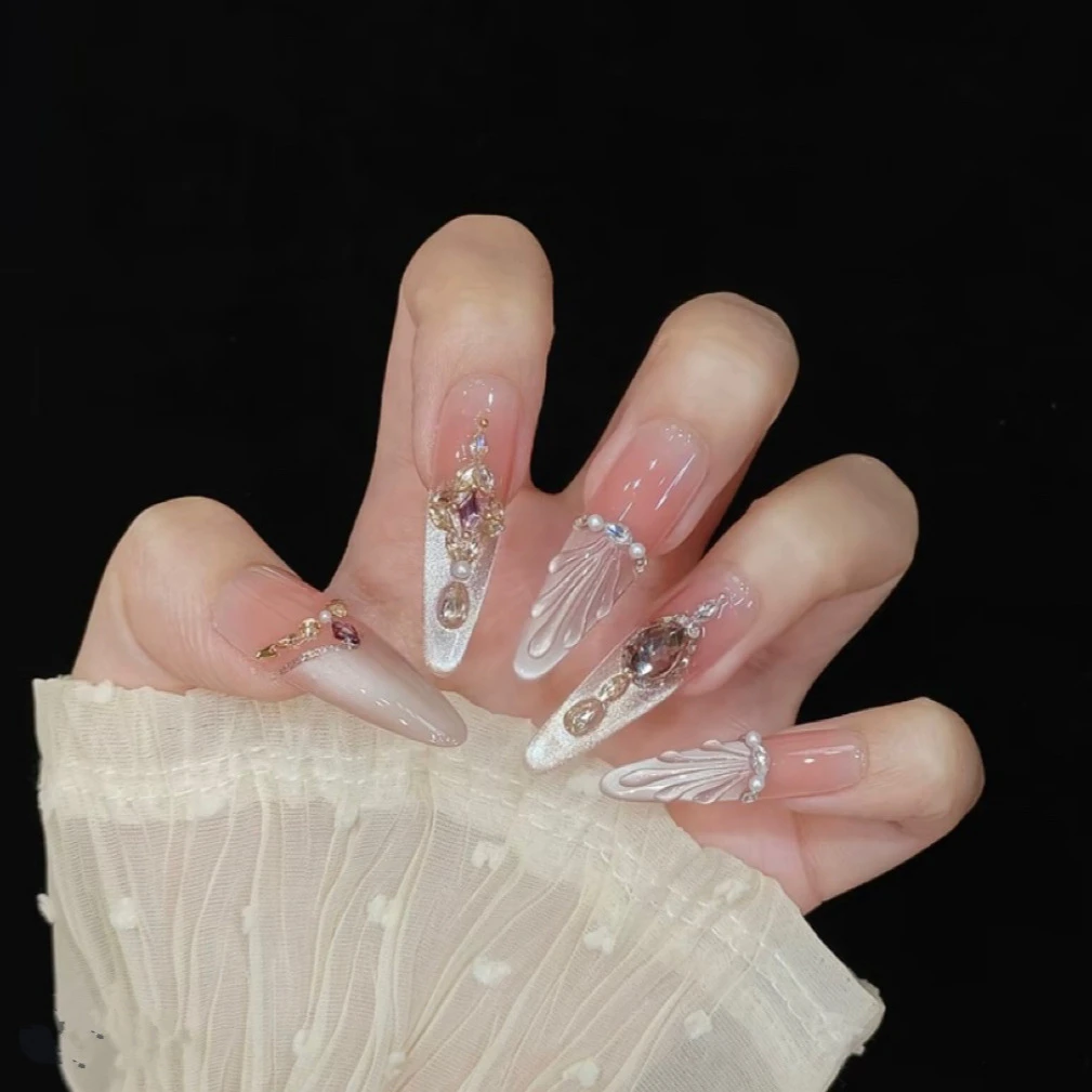 [粉色海洋]纯手工长款穿戴甲秋冬新款爆闪高级显白纯手作美甲