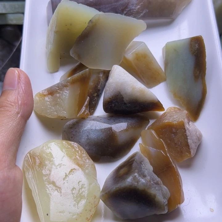 和田玉未镶嵌珠宝半成品