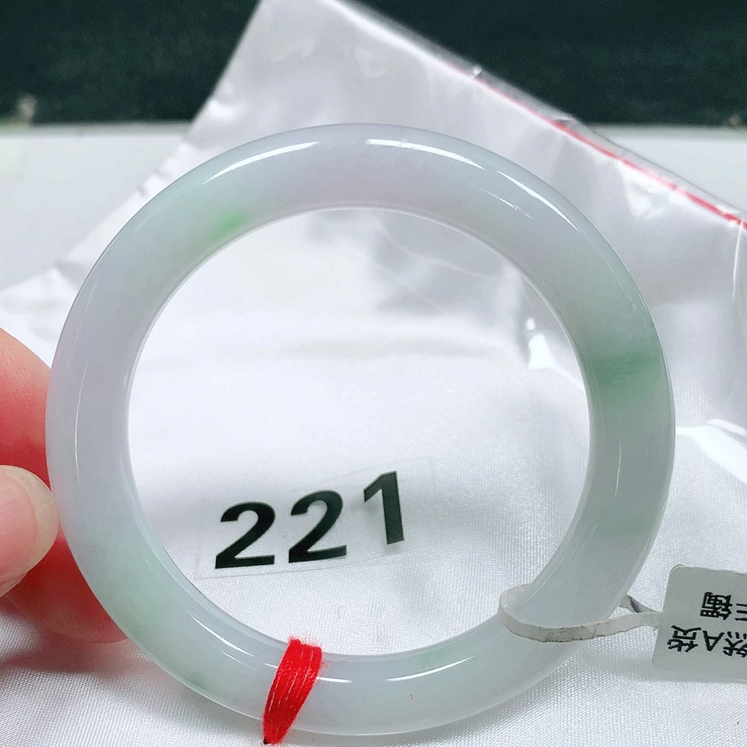 翡翠未镶嵌手镯（圆镯）34 号翡翠手镯