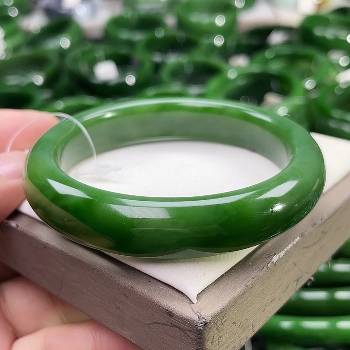 未镶嵌手镯和田玉（碧玉）