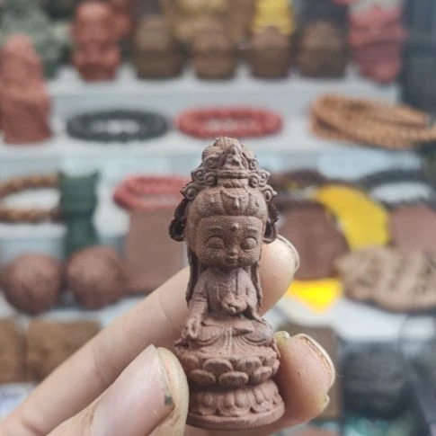 泥塑专*降真香方小观音一个瑕疵款