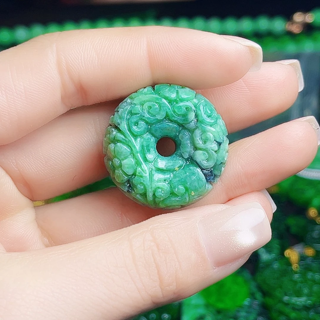 颈饰未镶嵌翡翠多样性