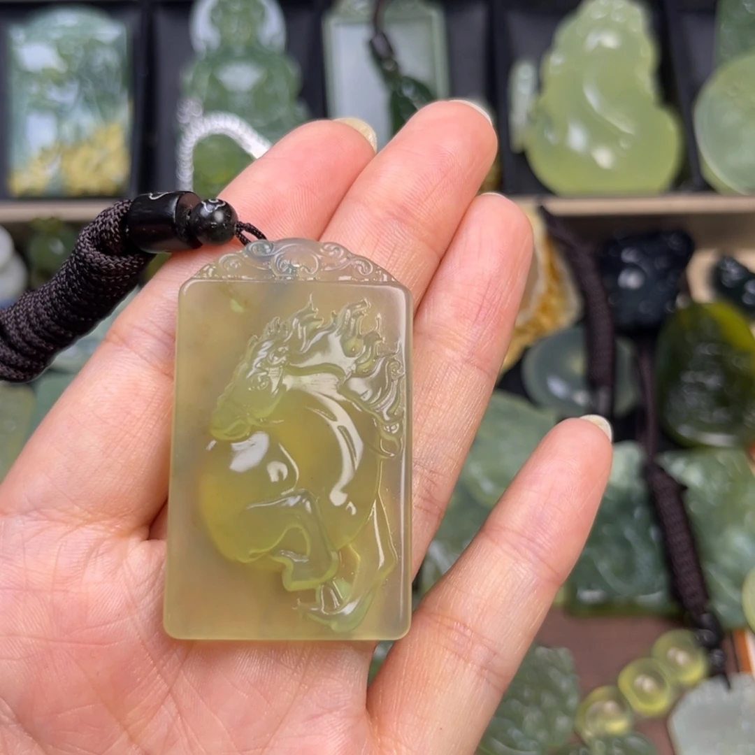 蛇纹石玉未镶嵌吊坠(赠链)