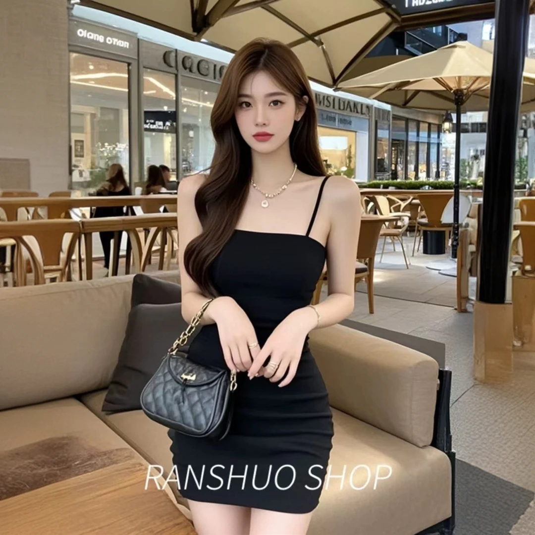 性感辣妹风黑色一字肩吊带连衣裙女2025新款小个子收腰显瘦包臀裙