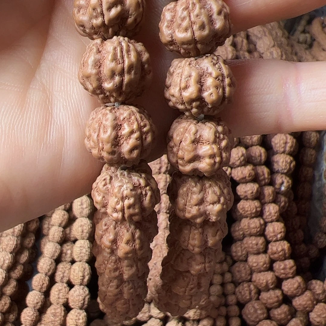 1***0吊坠金刚菩提花魁非精品手串，发114颗籽