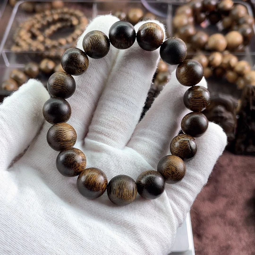 沉香手串*️****越南芽庄白棋