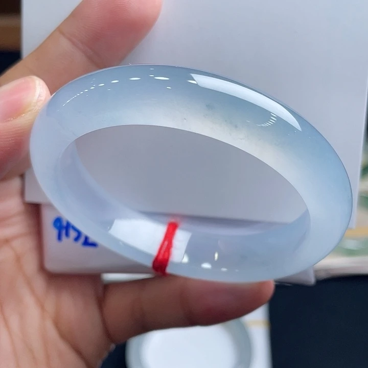 未镶嵌手镯翡翠53.7贵妃冰胶蓝