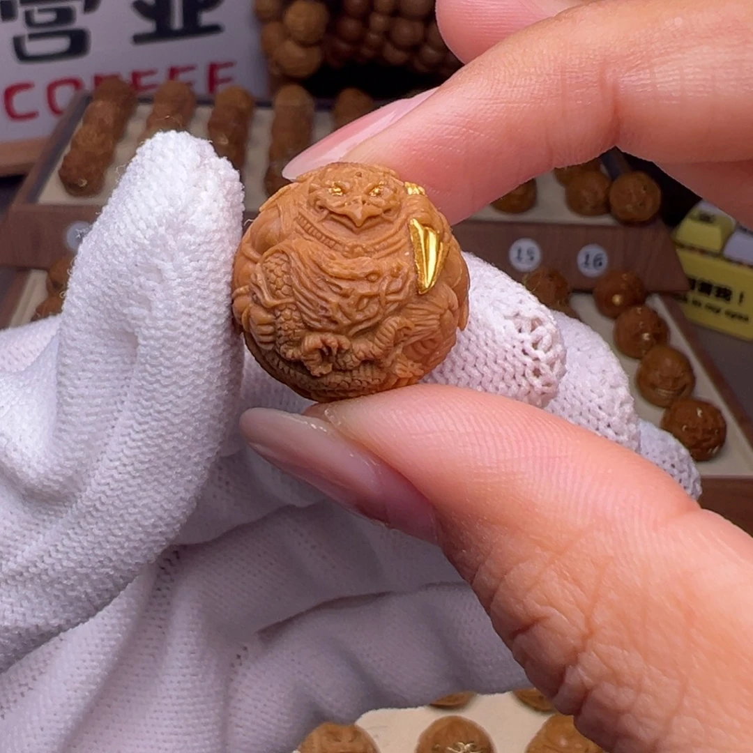 猴头核桃把件精修镶嵌金大鹏鸟全品有正常封口线