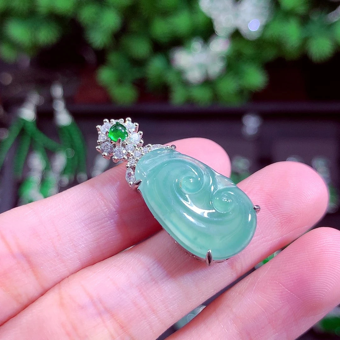 颈饰未镶嵌翡翠天然