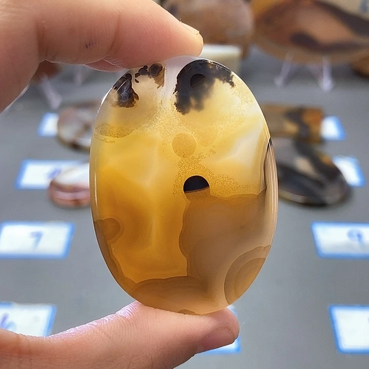 玛瑙/玉髓未镶嵌珠宝半成品