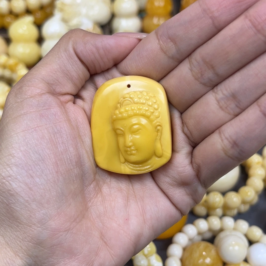 手串琥珀未镶嵌……