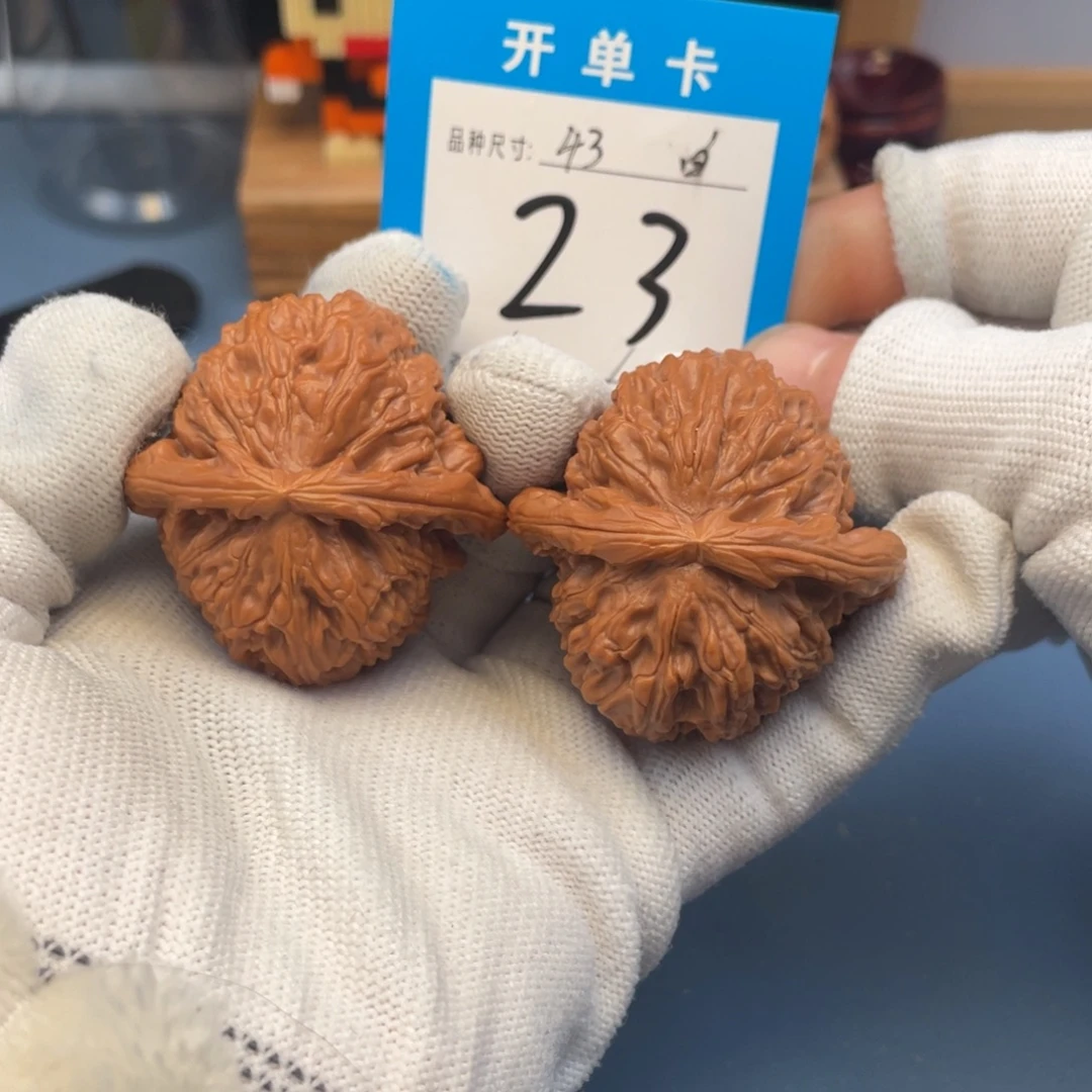 核桃文玩核桃白狮子