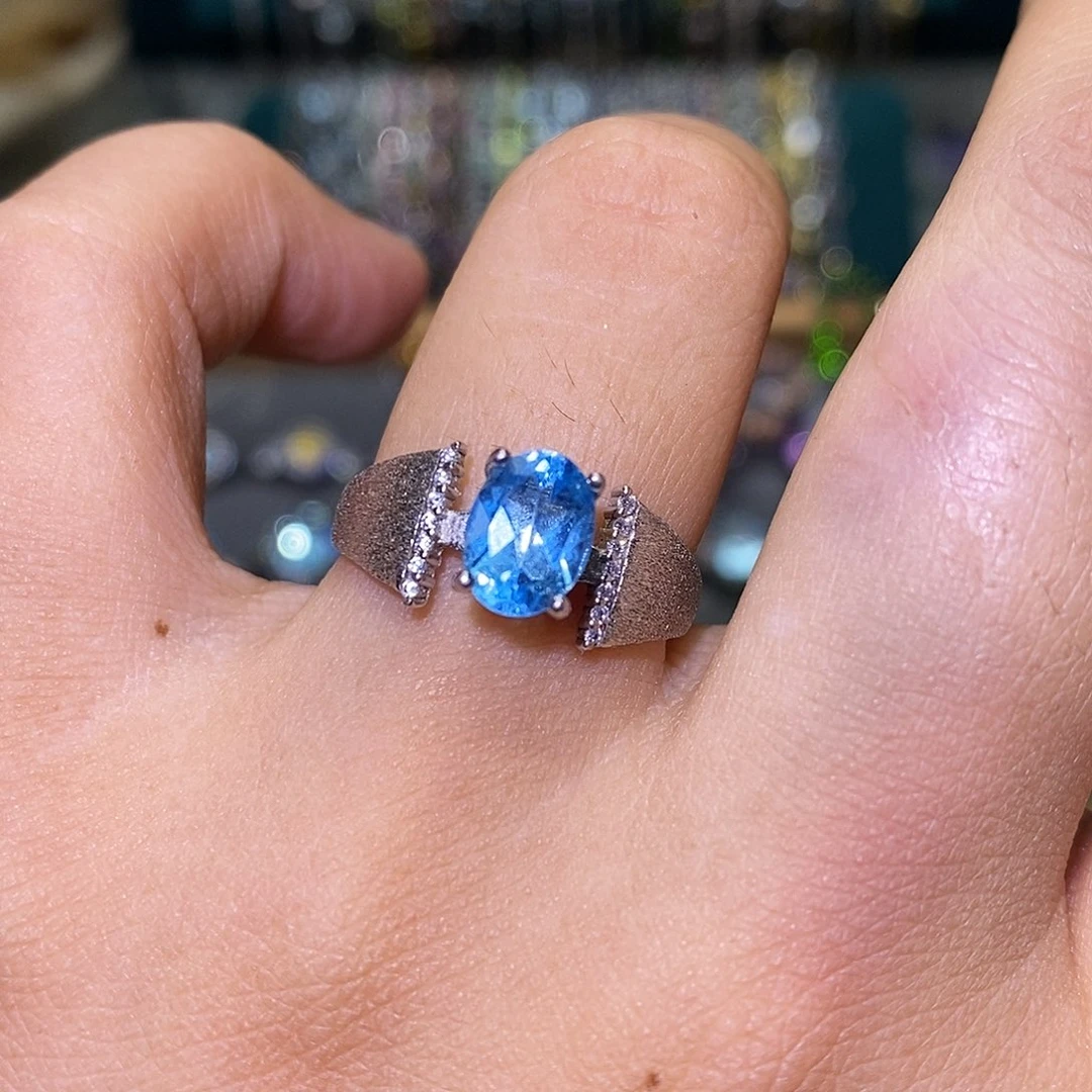 银S925镶嵌耳饰托帕石