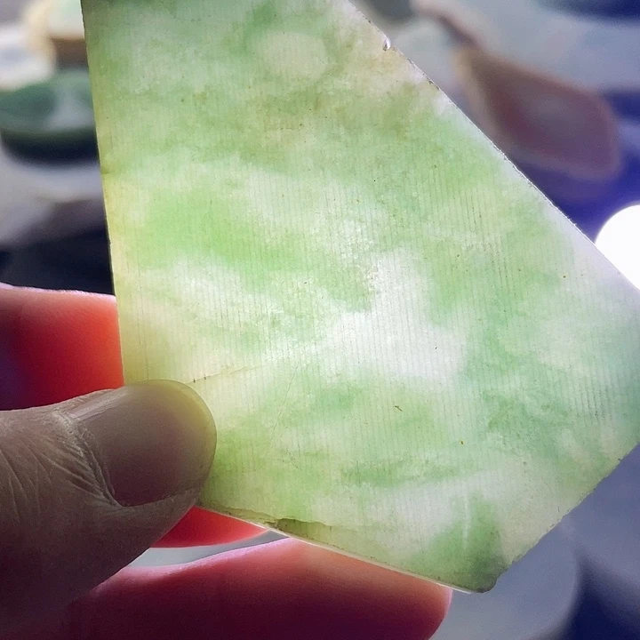 翡翠颈饰未镶嵌毛料91