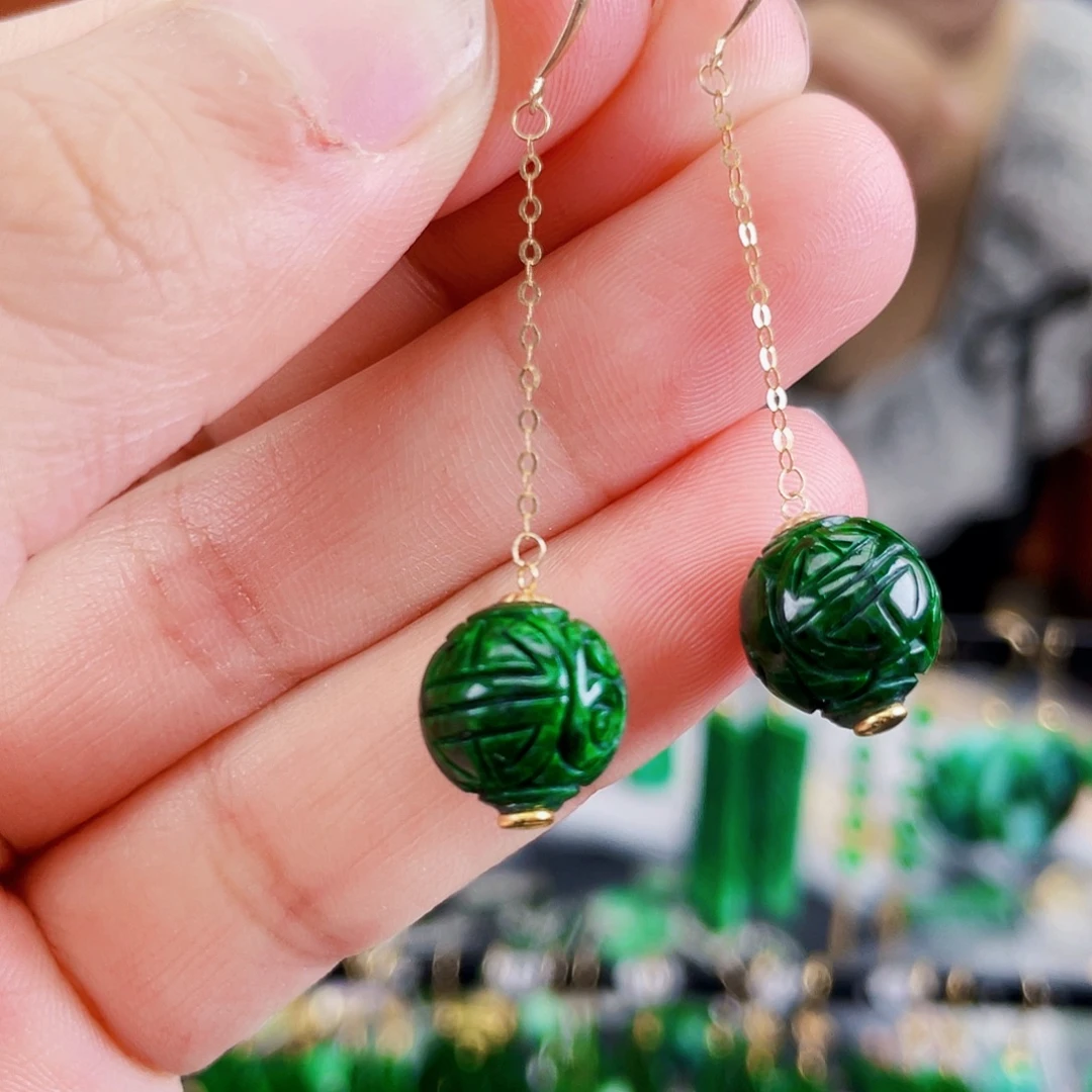 18K金镶嵌翡翠耳饰