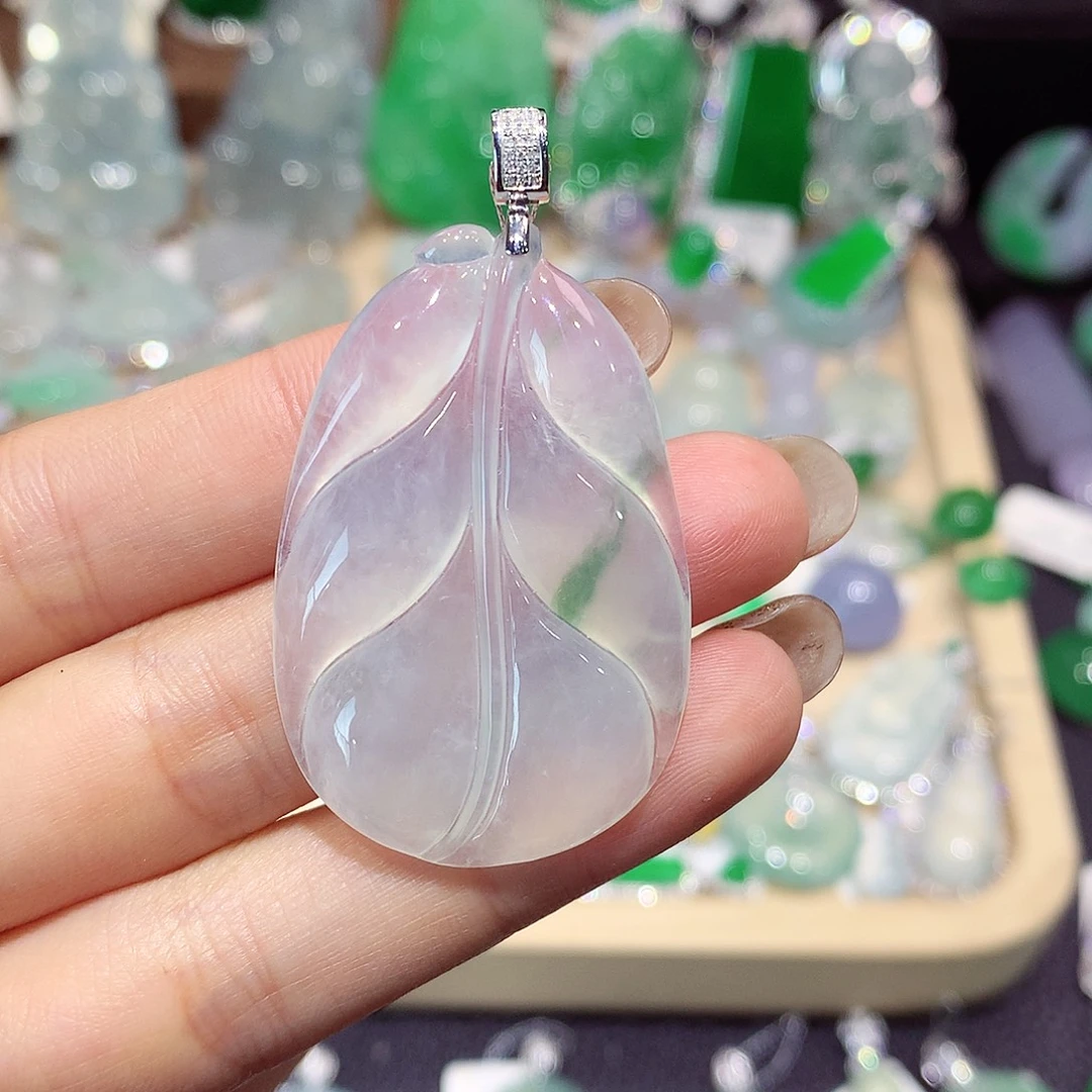 翡翠18K金镶嵌颈饰叶