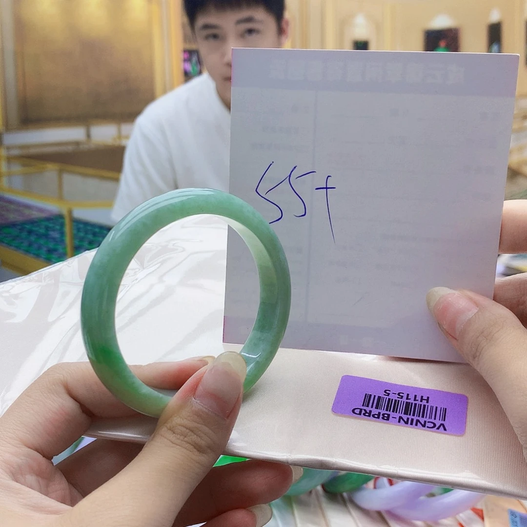 翡翠手镯未镶嵌0099……