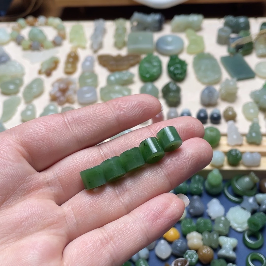 和田玉未镶嵌吊坠(不含链)一个