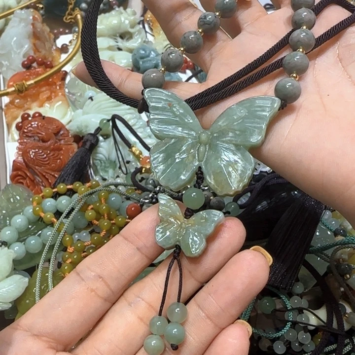 蛇纹石玉未镶嵌吊坠