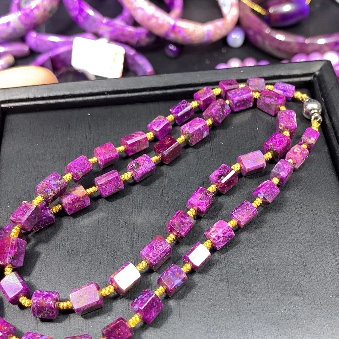 苏纪石（舒俱来）未镶嵌南非舒俱来果酱桃红方糖项链