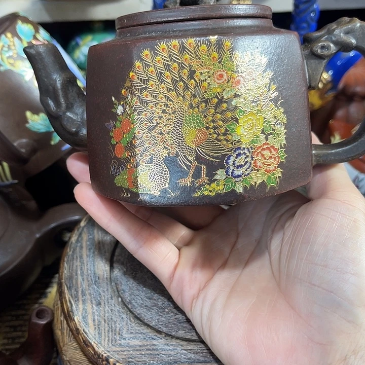茶壶紫泥远光泥料手工制作的一把紫砂壶。