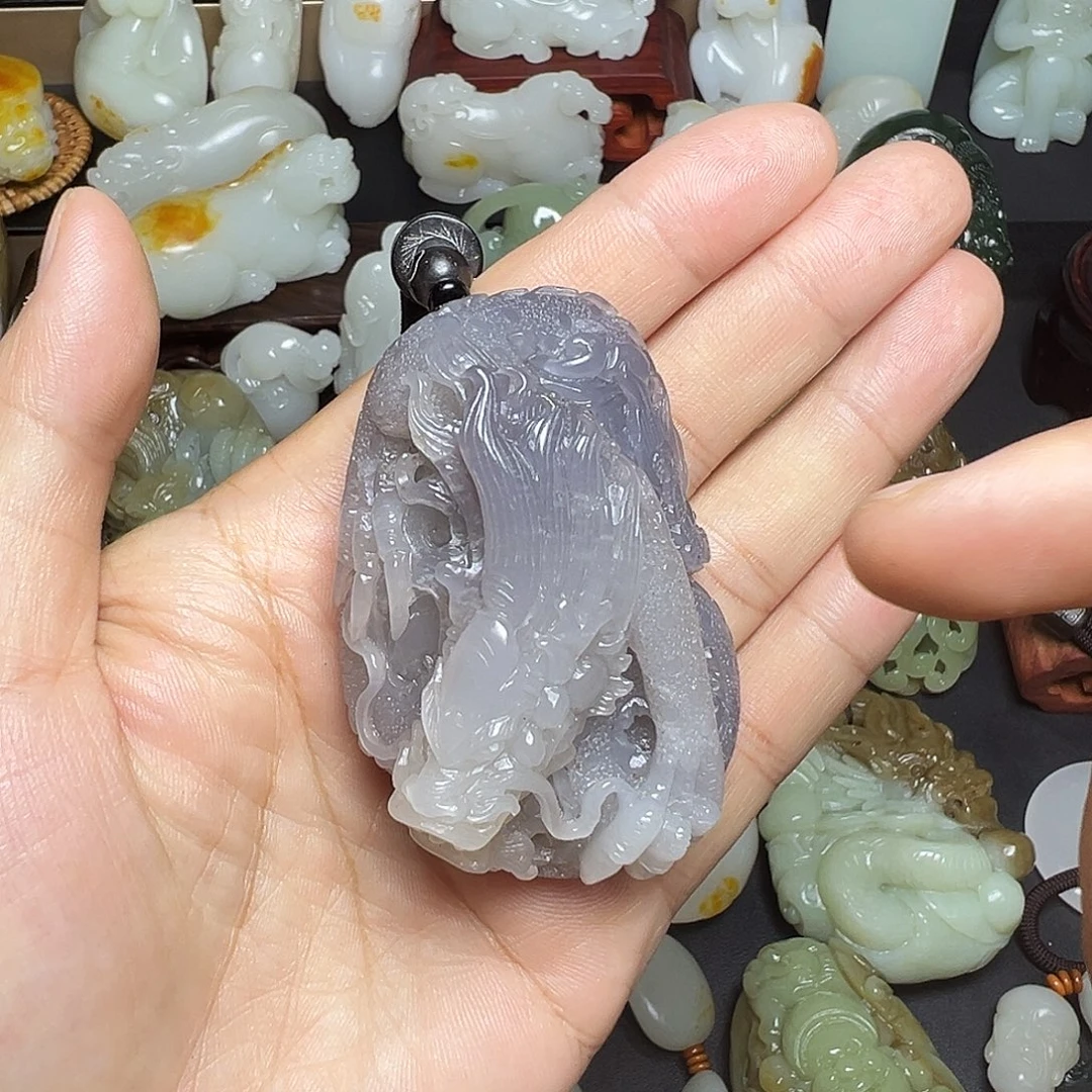 和田玉未镶嵌把件