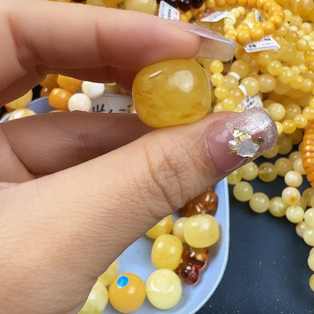 琥珀未镶嵌珠宝奇石
