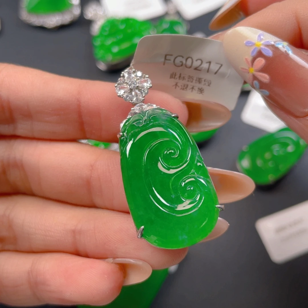 【闪购商品】颈饰银S925镶嵌翡翠翡翠