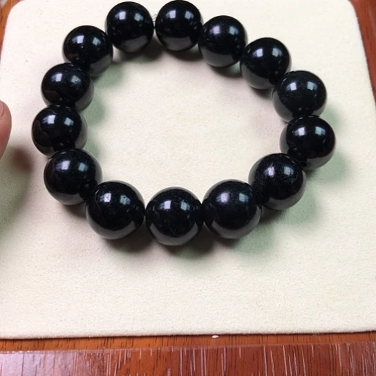 M***0翡翠未镶嵌颈饰手串