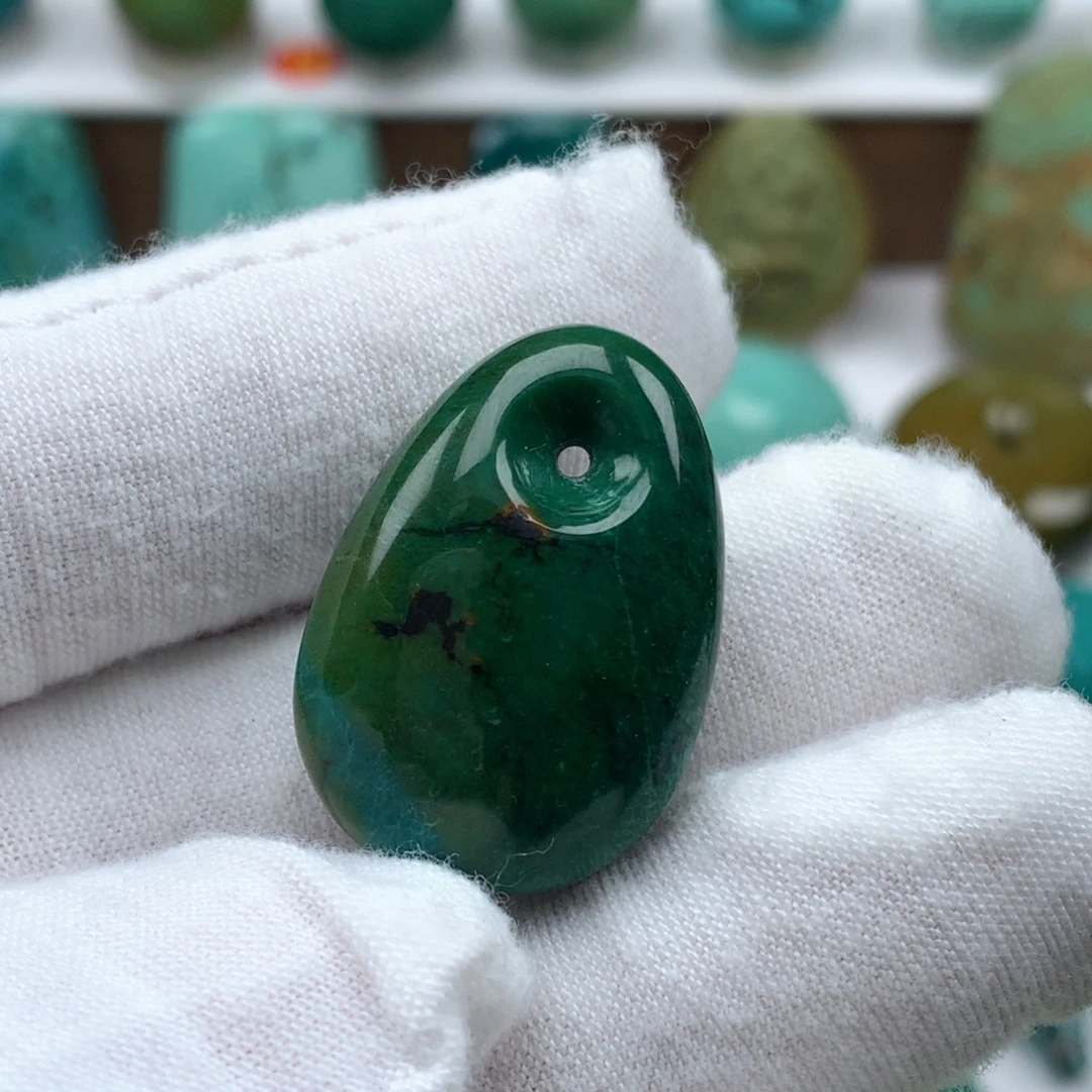 绿松石未镶嵌颈饰