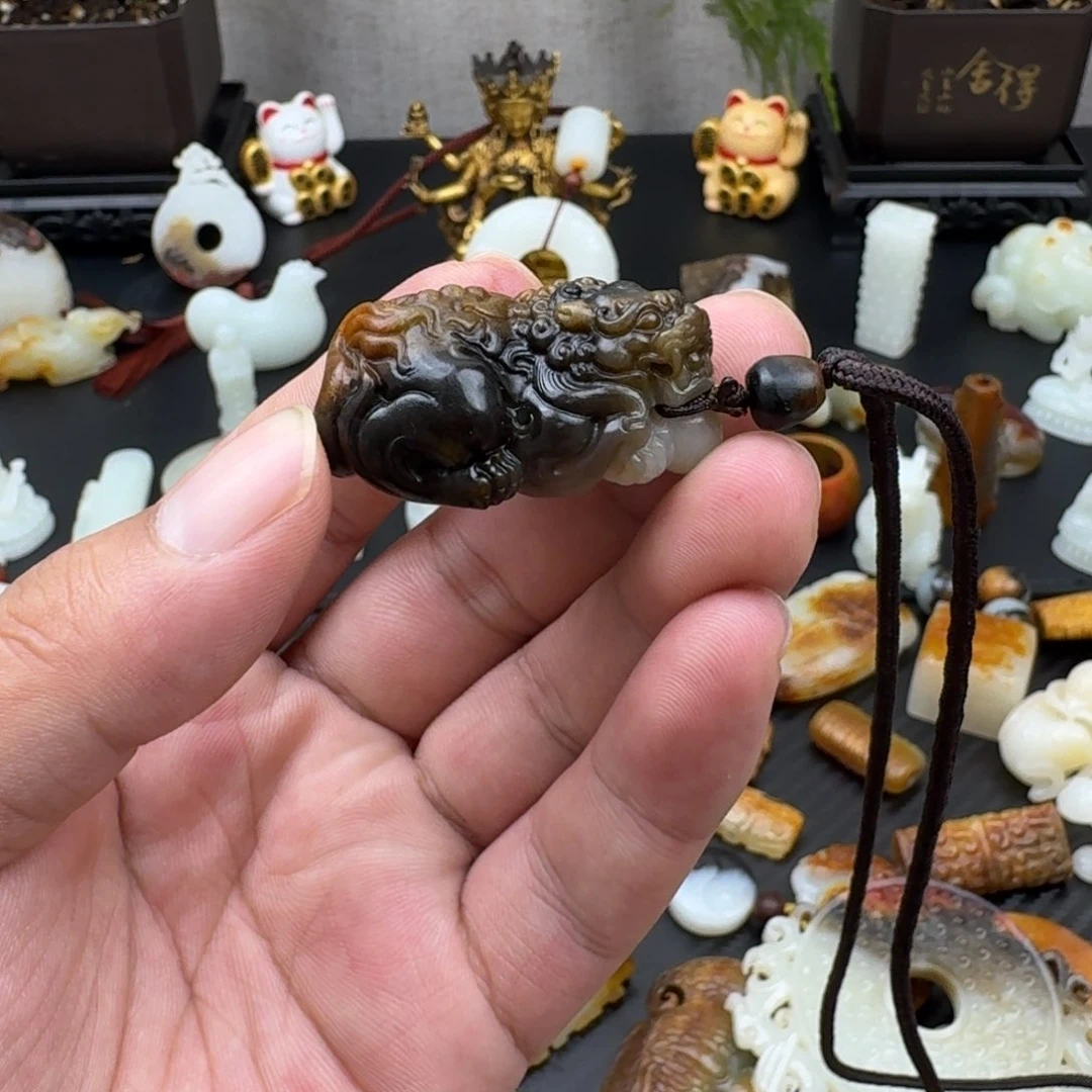 用***7和田玉（糖玉）未镶嵌颈饰