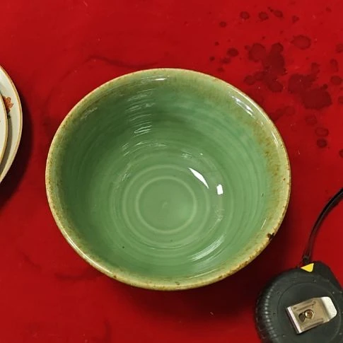 瓷片瓷器，各种摆件，瓦片，沙锅！