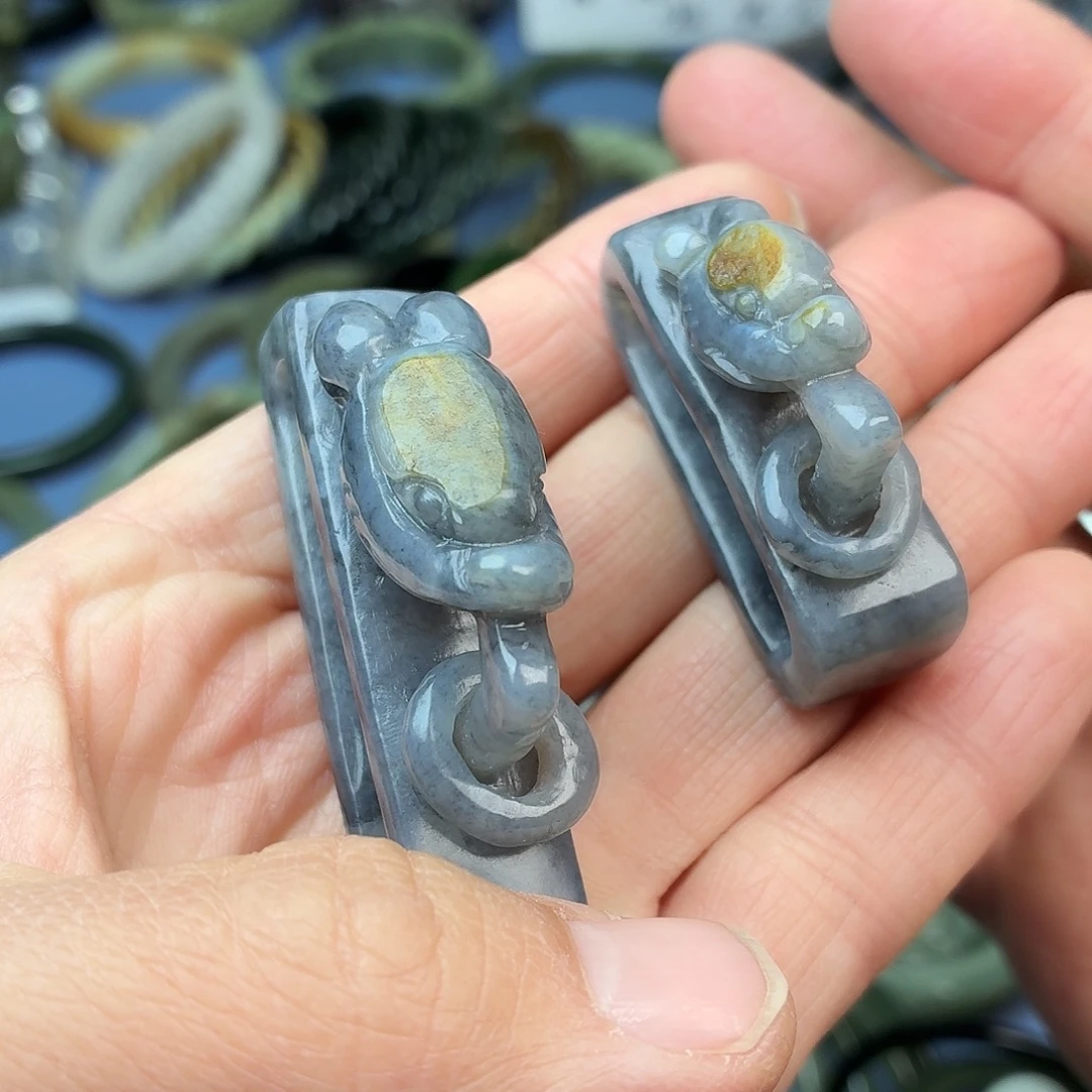 和田玉（子料）未镶嵌挂件皮带扣，梅花鹿一对