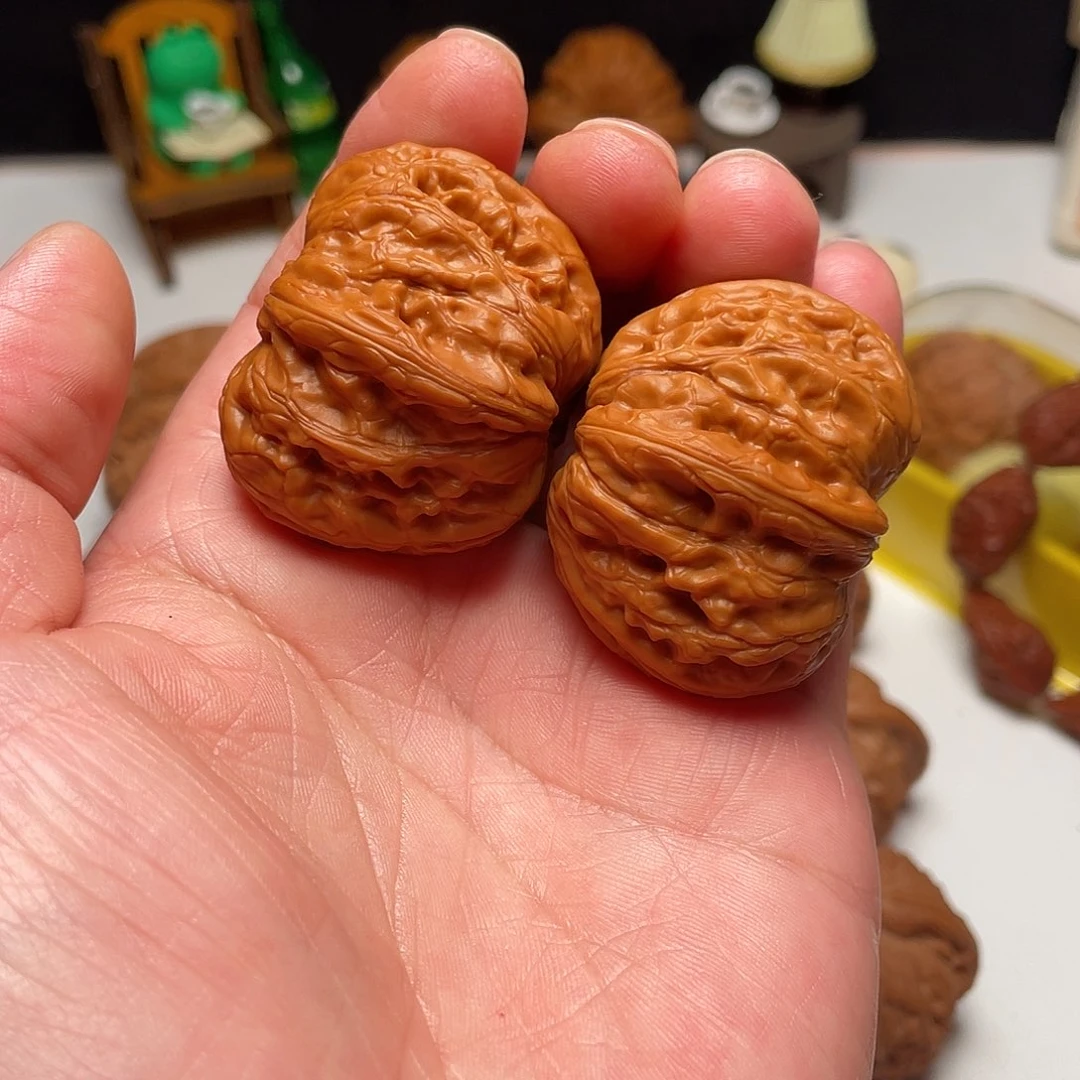 文玩核桃吊坠元宝