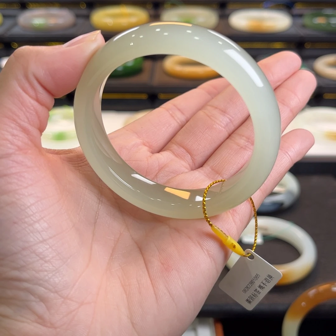 和田玉未镶嵌手镯高冰种葡萄肉