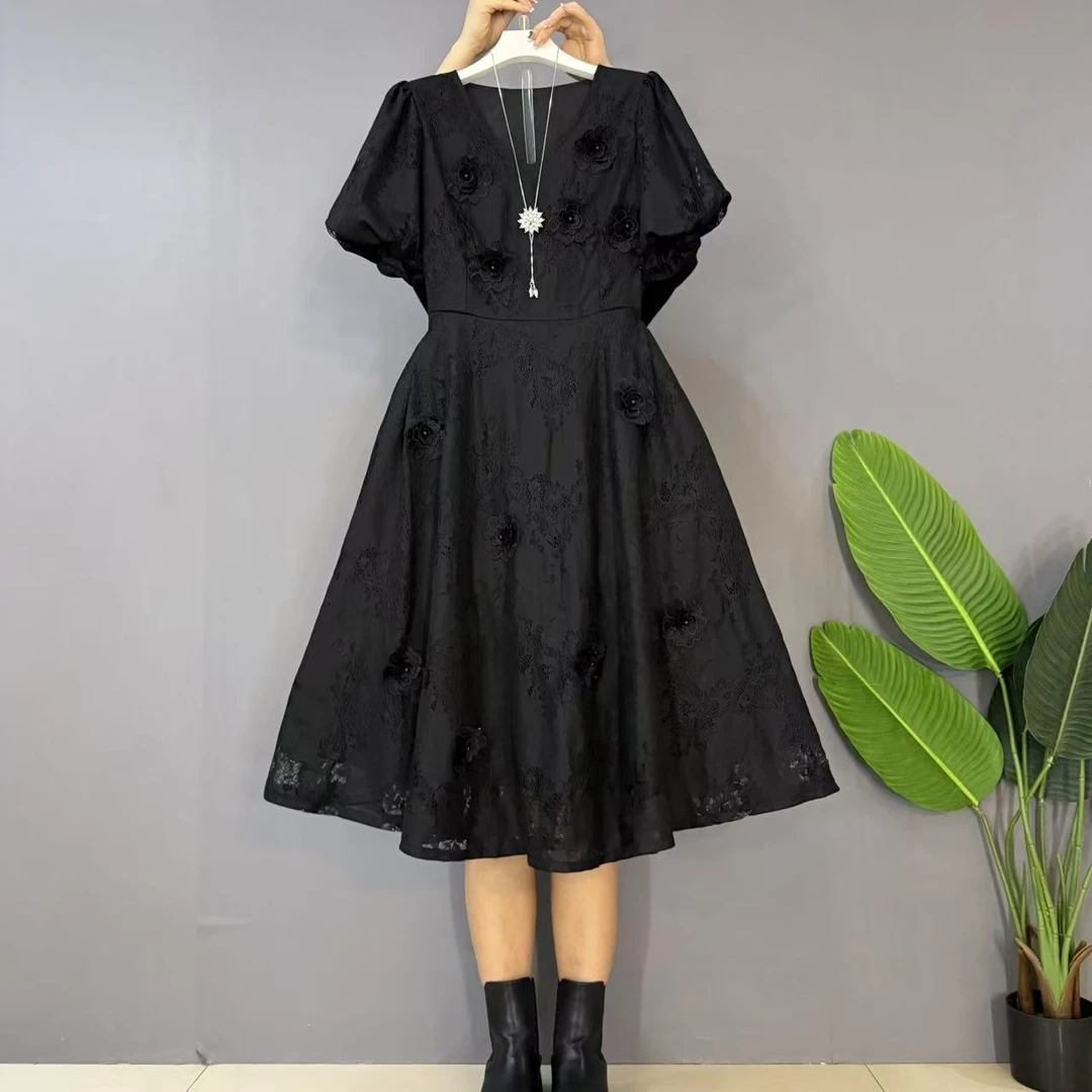 新款大码女装气质V领立体花朵设计高级感显瘦连衣裙