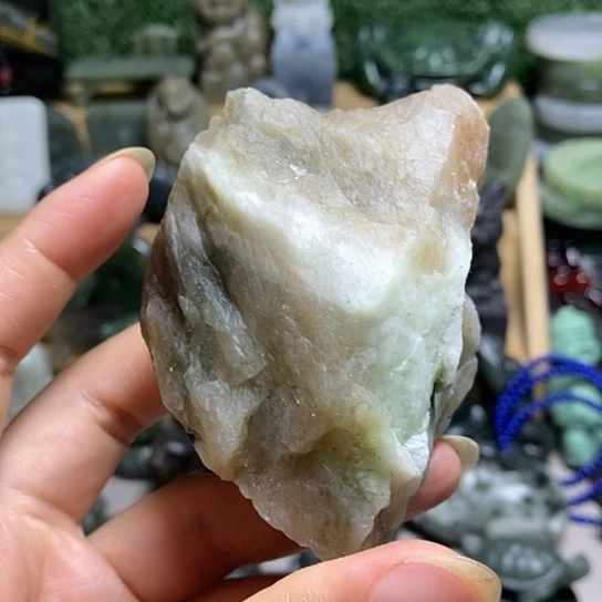 独山玉未镶嵌珠宝半成品