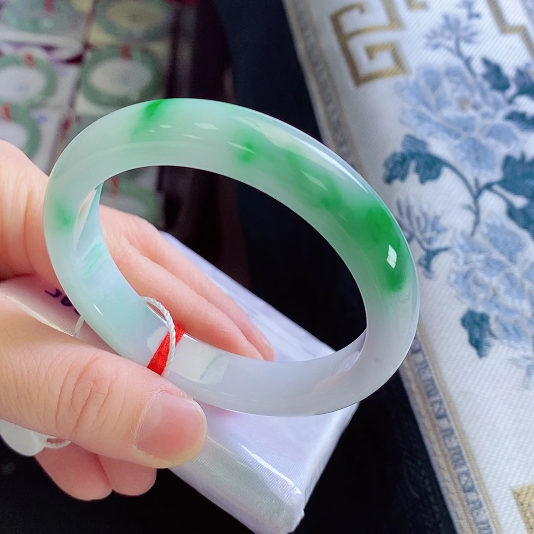 翡翠未镶嵌手镯56正阳绿