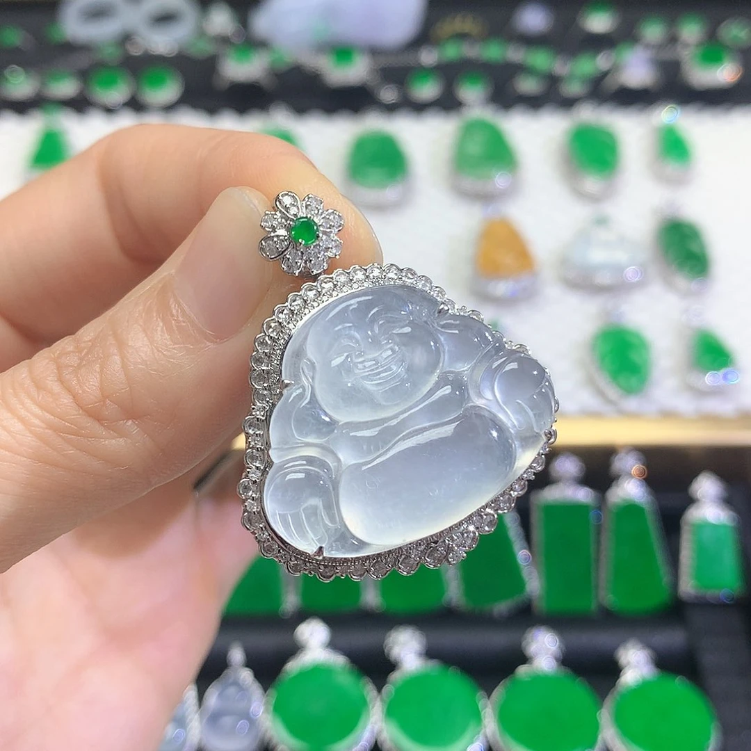 颈饰18K金镶嵌翡翠吊坠