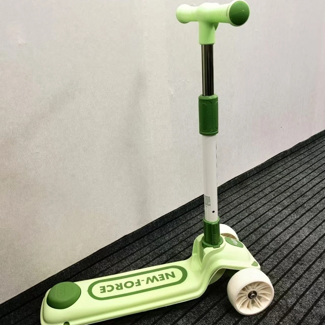 可欣ROU儿童滑板车有音乐有灯光