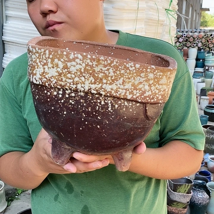 紫砂花盆口23高21瑕疵