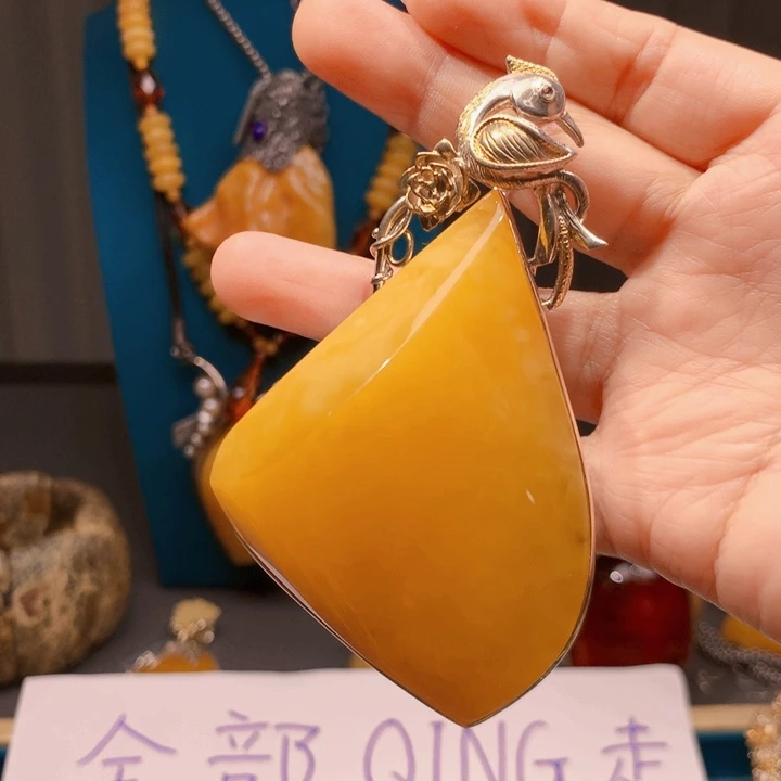琥珀颈饰未镶嵌波兰设计款琥珀蜜蜡