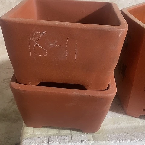 紫砂中国宜兴紫砂花，