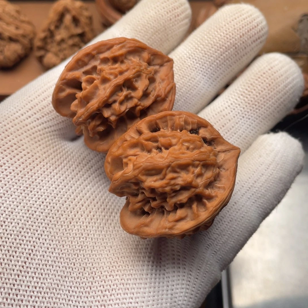 z***z文玩核桃吊坠盘山三楞