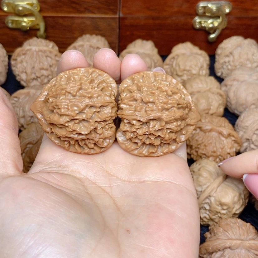 【闪购商品】文玩核桃吊坠怪****箱龙门涧40