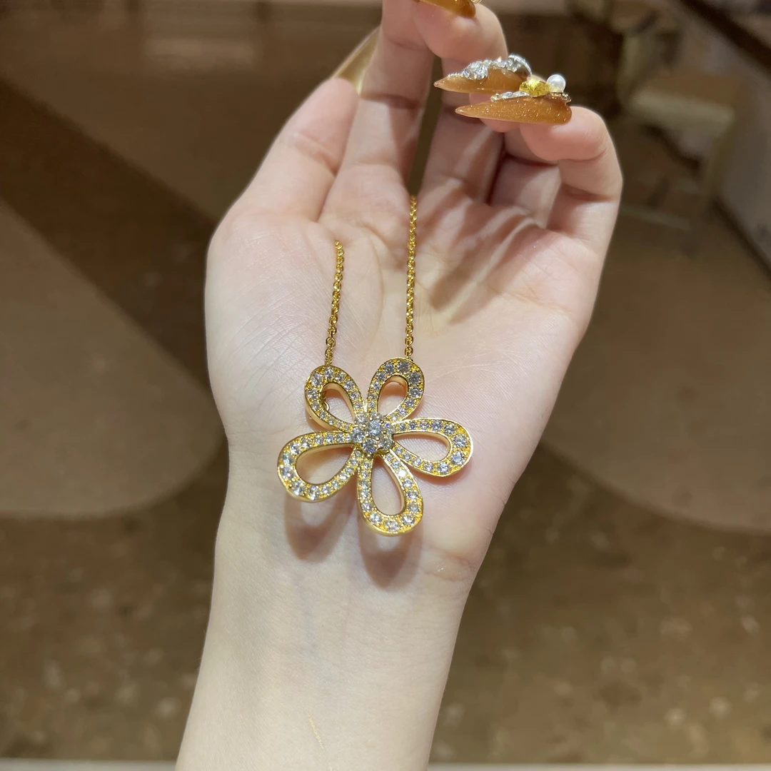 坠链均足银锆石 X 千璐格桑花套链 45+5长欧若风