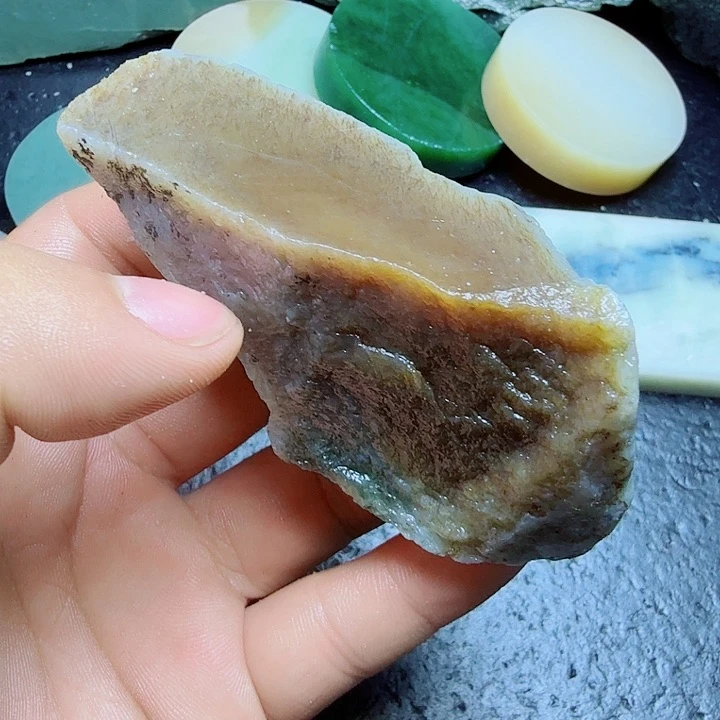 和田玉（糖玉）未镶嵌珠宝奇石