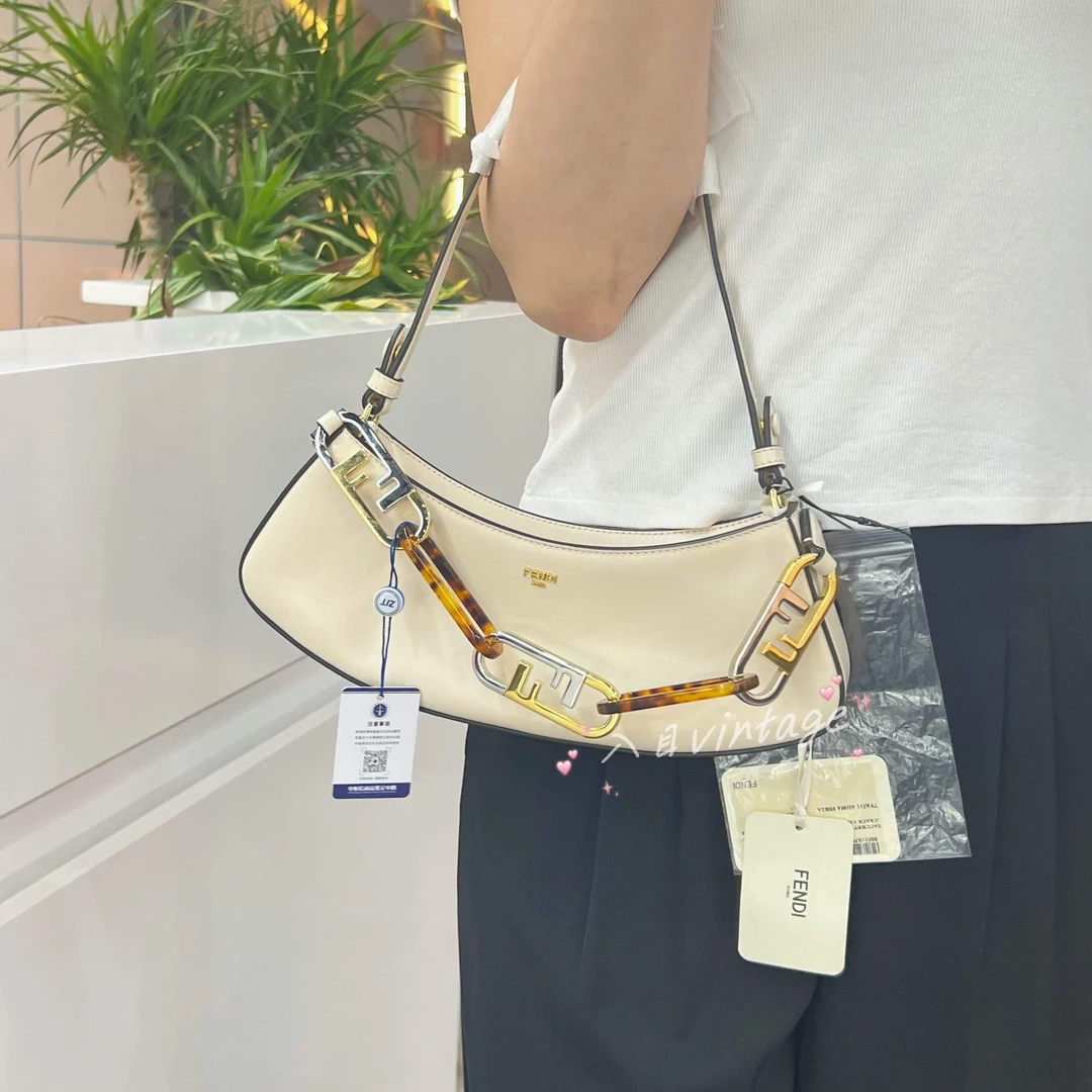 99新 FENDI/芬迪 入目 新款LockSwing腋下包 30761